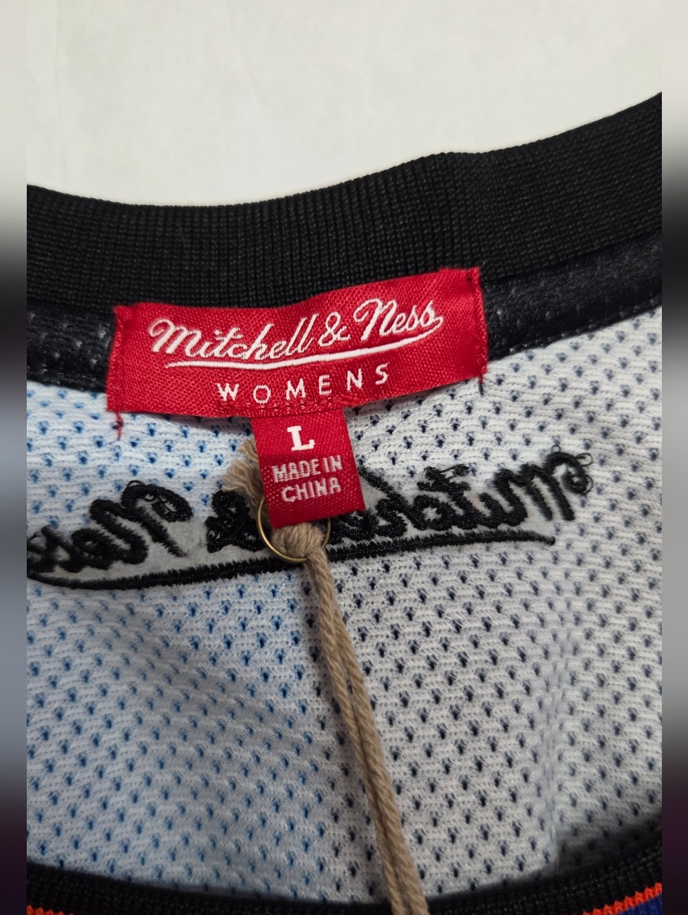 New York Knicks Mitchell & Ness Womens Big Face Crop Top Size L NEW!! - Picture 2 of 6